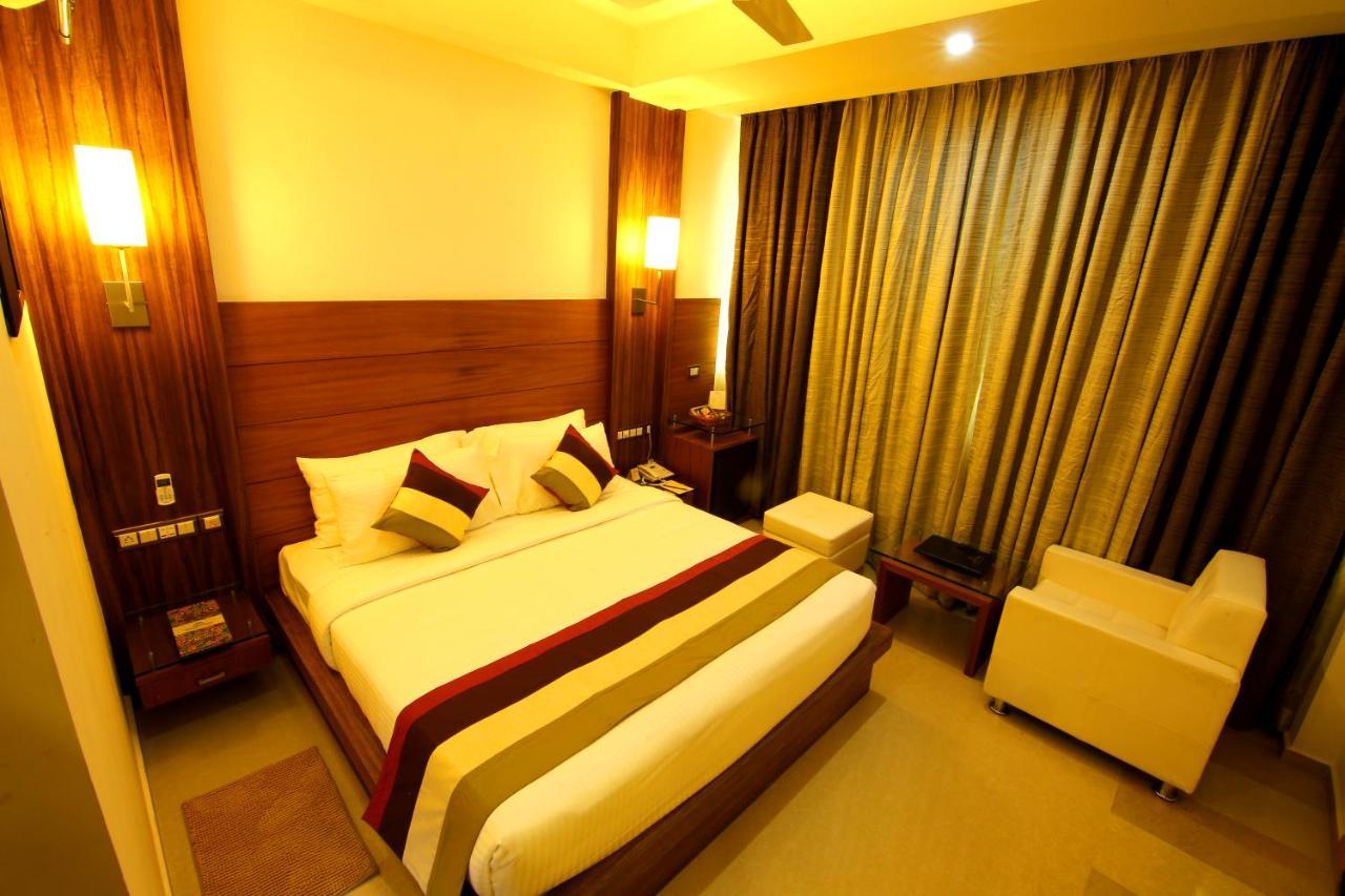 Hotel Hillway Park Kollam Kültér fotó