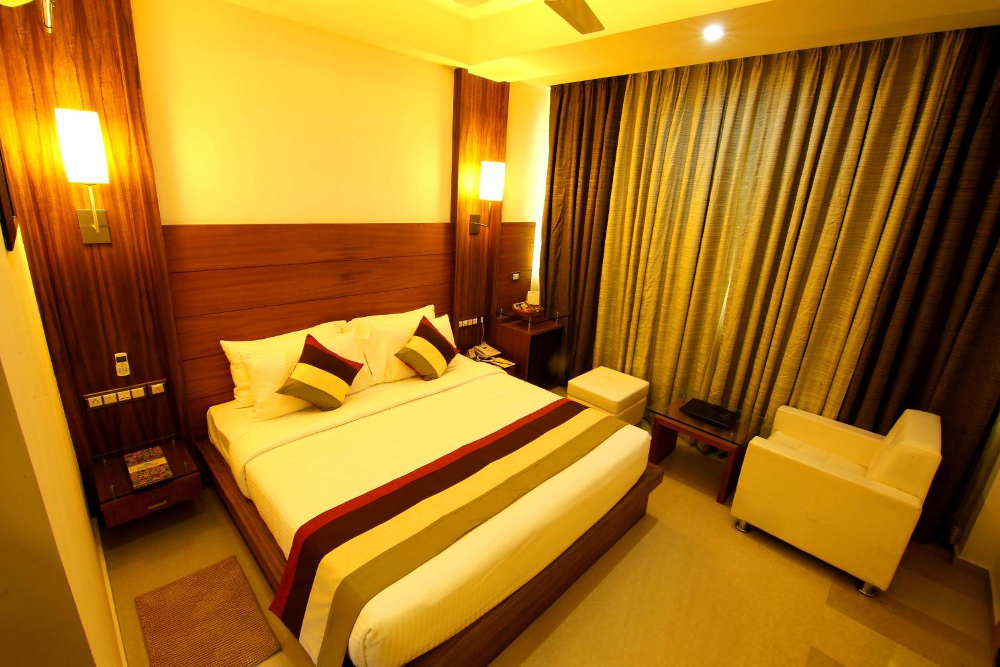 Hotel Hillway Park Kollam Kültér fotó